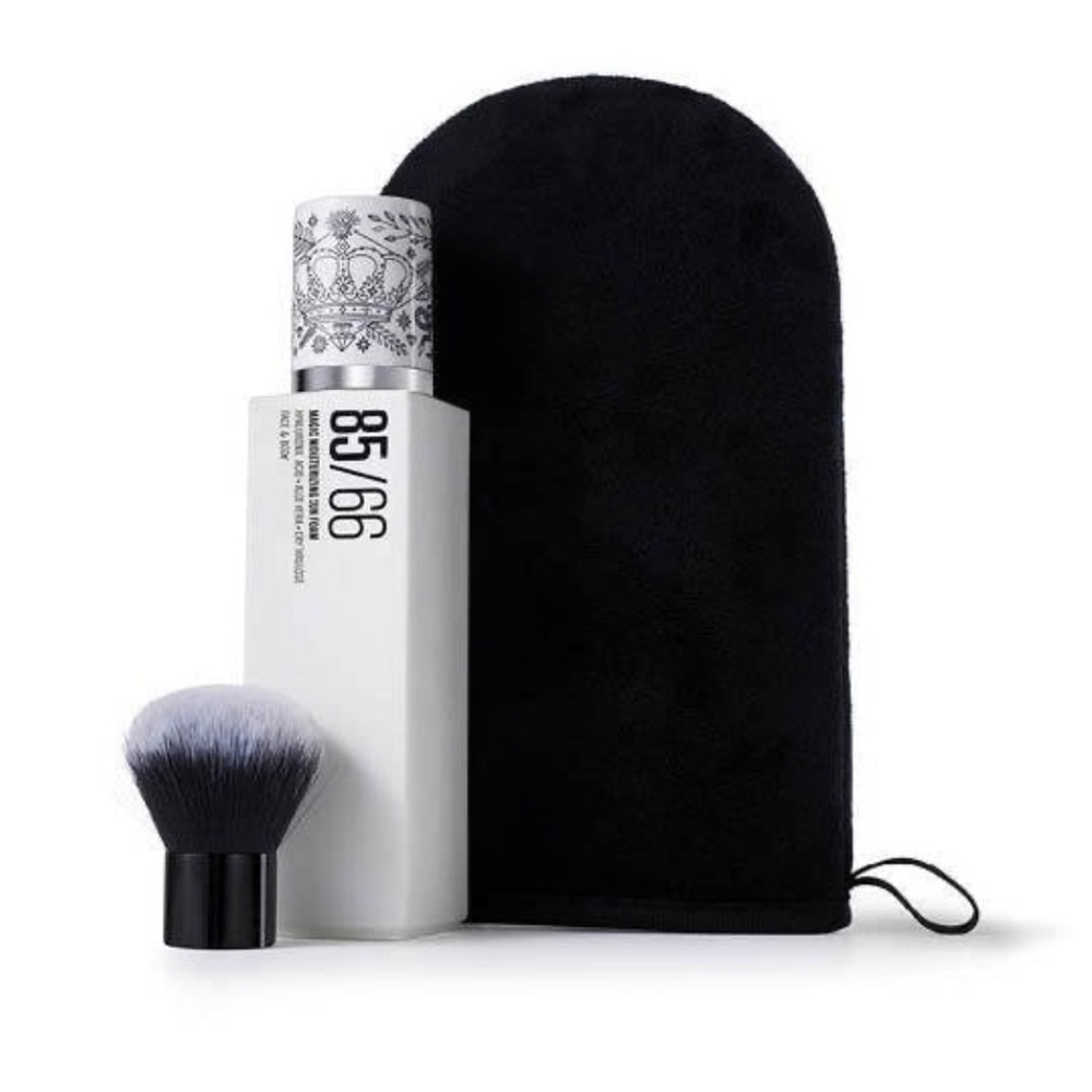 Two IL MAKIAGE sunless tanning foam kits